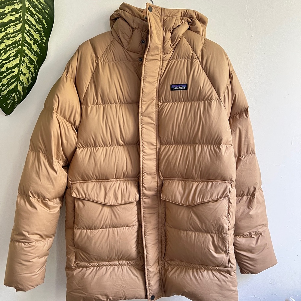 Patagonia Men’s Silent Down Parka